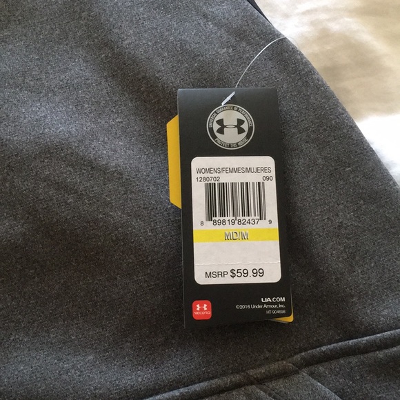 Under armor pre workout vest/throw - Picture 2 of 3